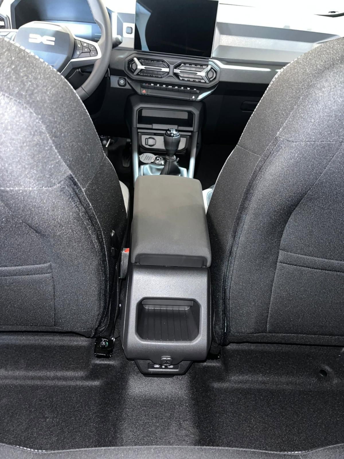 Dacia Duster 1.2 mild hybrid Journey 140cv (16)
