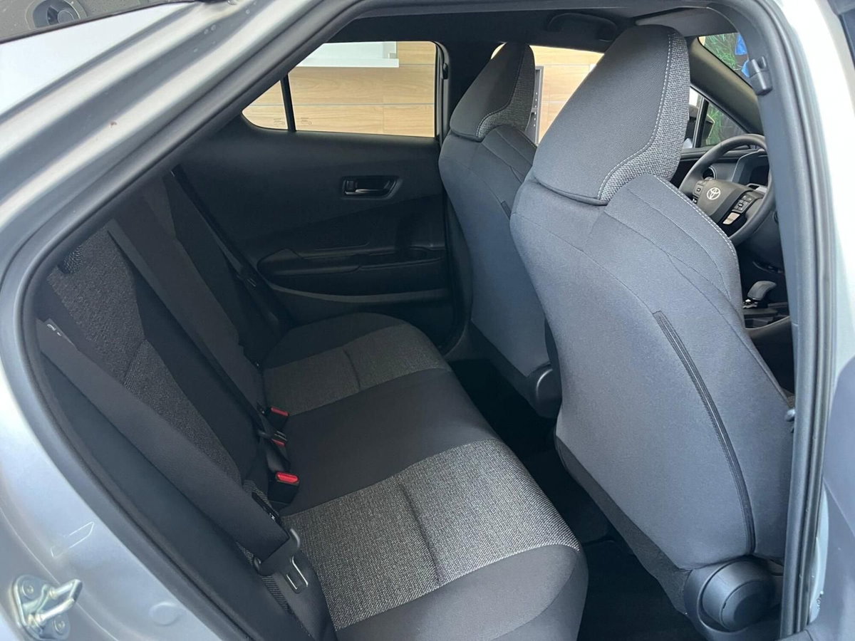 Toyota Toyota C-HR 1.8 hev Trend fwd e-cvt (11)
