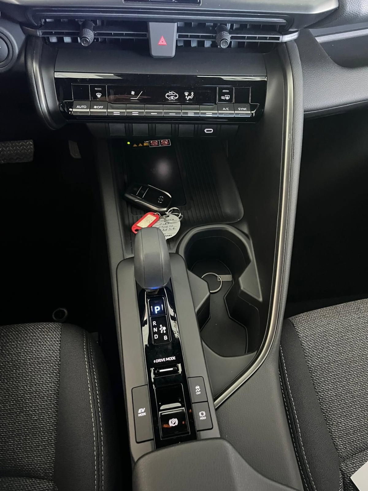 Toyota Toyota C-HR 1.8 hev Trend fwd e-cvt (19)