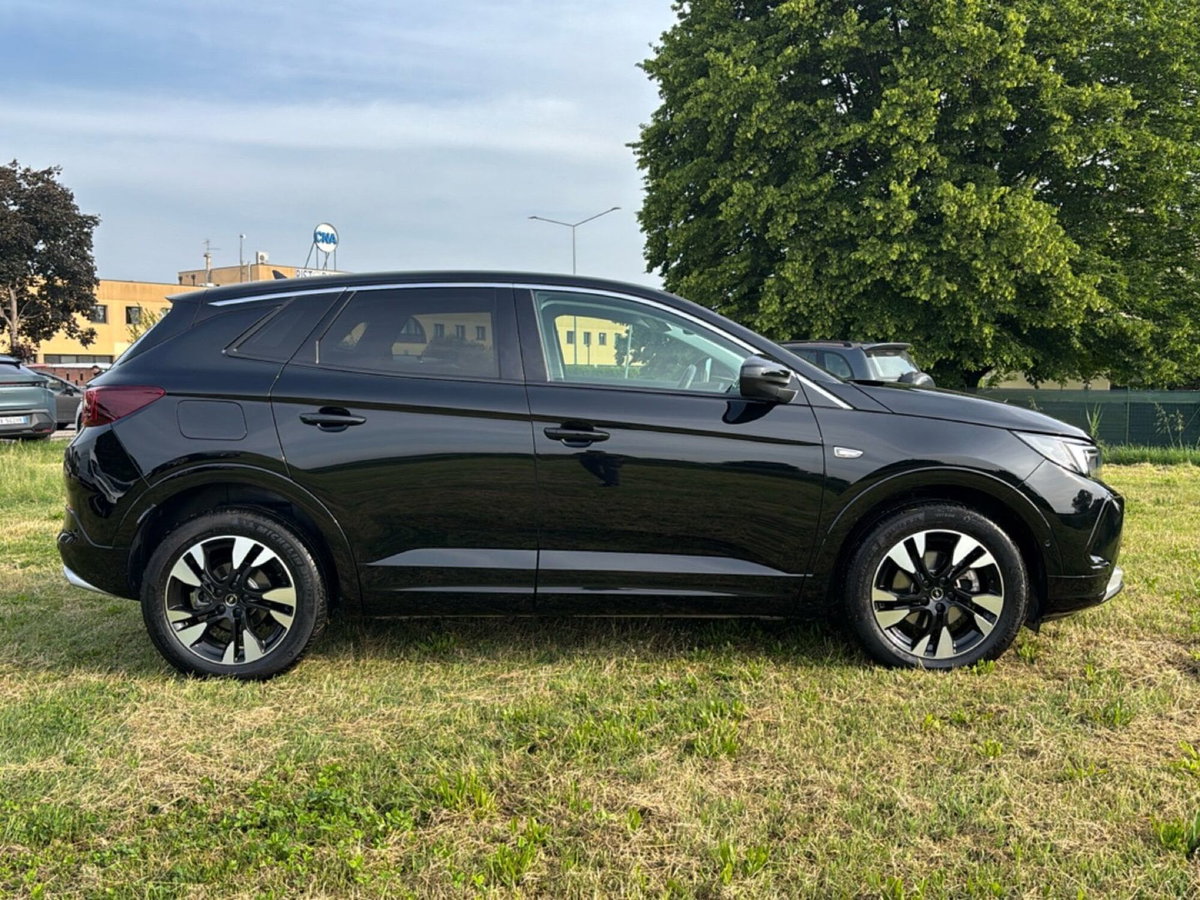 Opel Grandland 1.5 ecotec Ultimate s&s 130cv at8 (4)