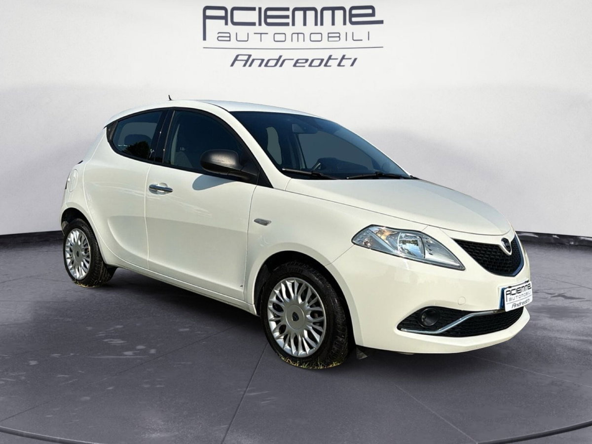 Lancia Ypsilon 1.2 69 CV 5 porte Silver