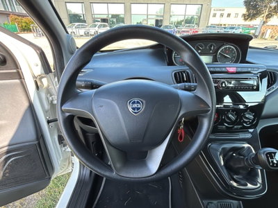 Lancia Ypsilon 1.2 69 CV 5 porte Silver (16)