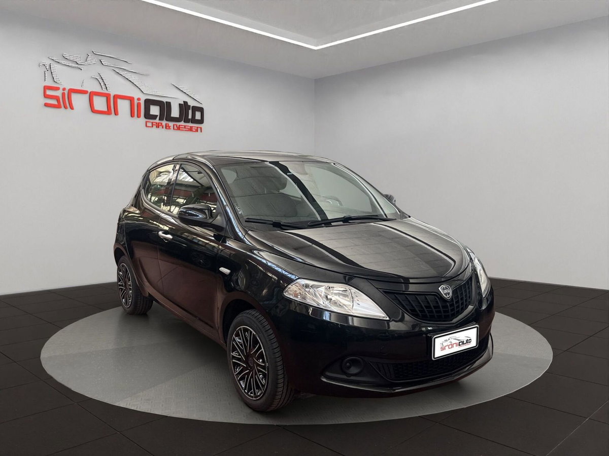 Lancia Ypsilon 1.0 FireFly 5 porte S&S Hybrid Silver Plus (11)