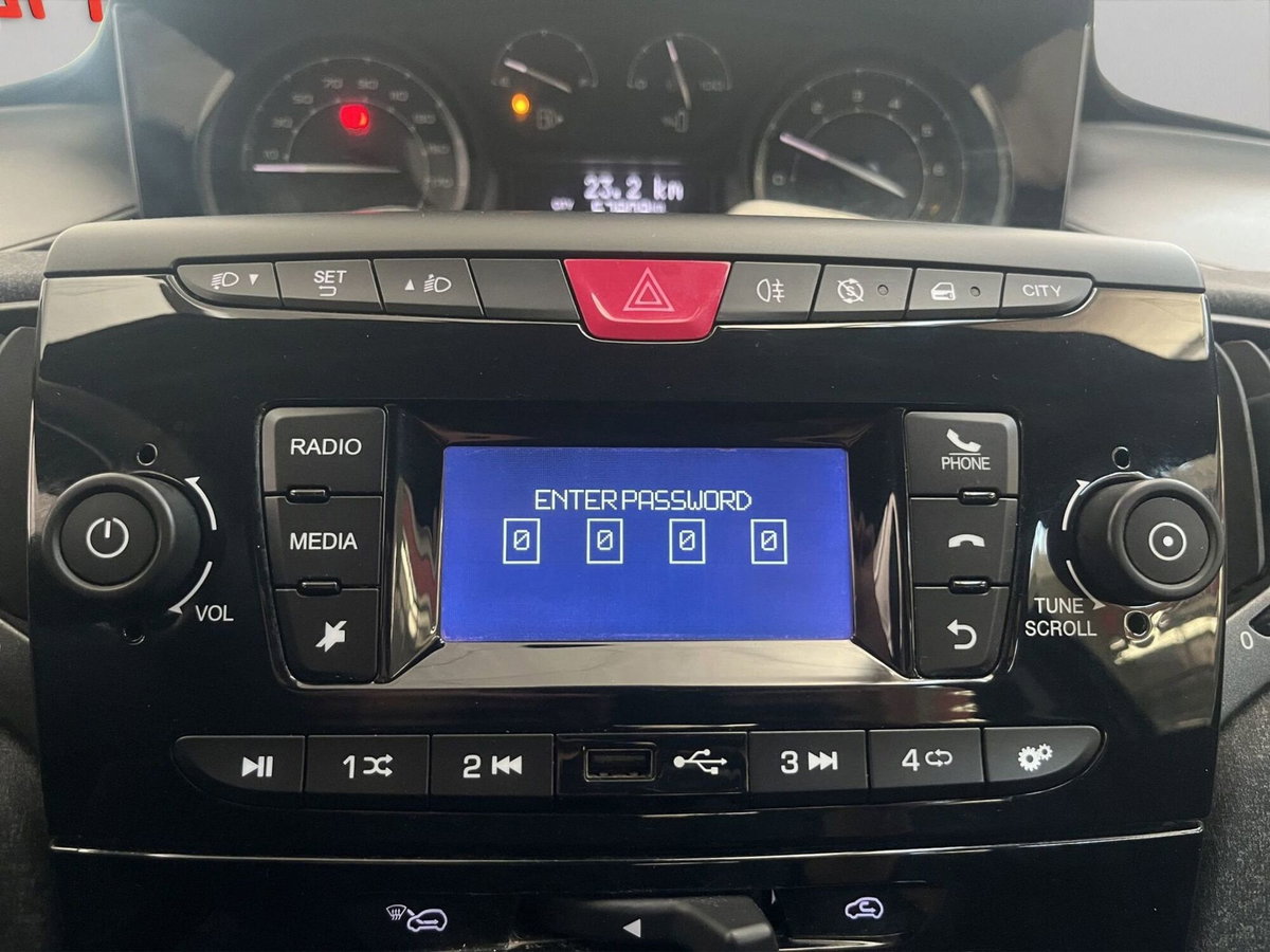 Lancia Ypsilon 1.0 FireFly 5 porte S&S Hybrid Silver Plus (19)