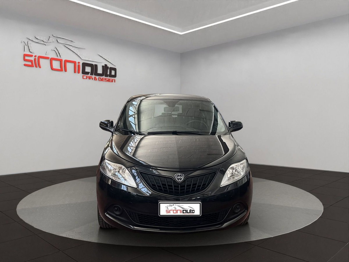 Lancia Ypsilon 1.0 FireFly 5 porte S&S Hybrid Silver Plus (2)