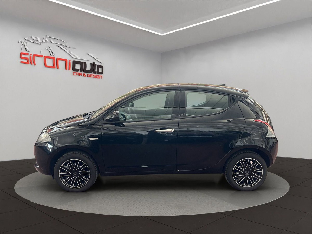 Lancia Ypsilon 1.0 FireFly 5 porte S&S Hybrid Silver Plus (3)
