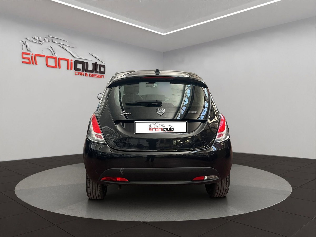 Lancia Ypsilon 1.0 FireFly 5 porte S&S Hybrid Silver Plus (6)