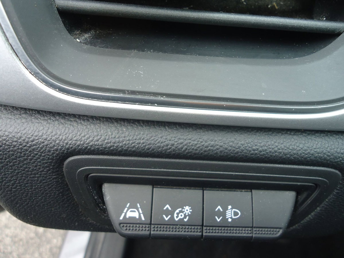 Renault Captur TCe 100 CV GPL Techno Fast Track (9)