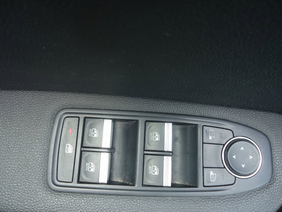 Renault Captur Full Hybrid E-Tech 145 CV Techno (11)