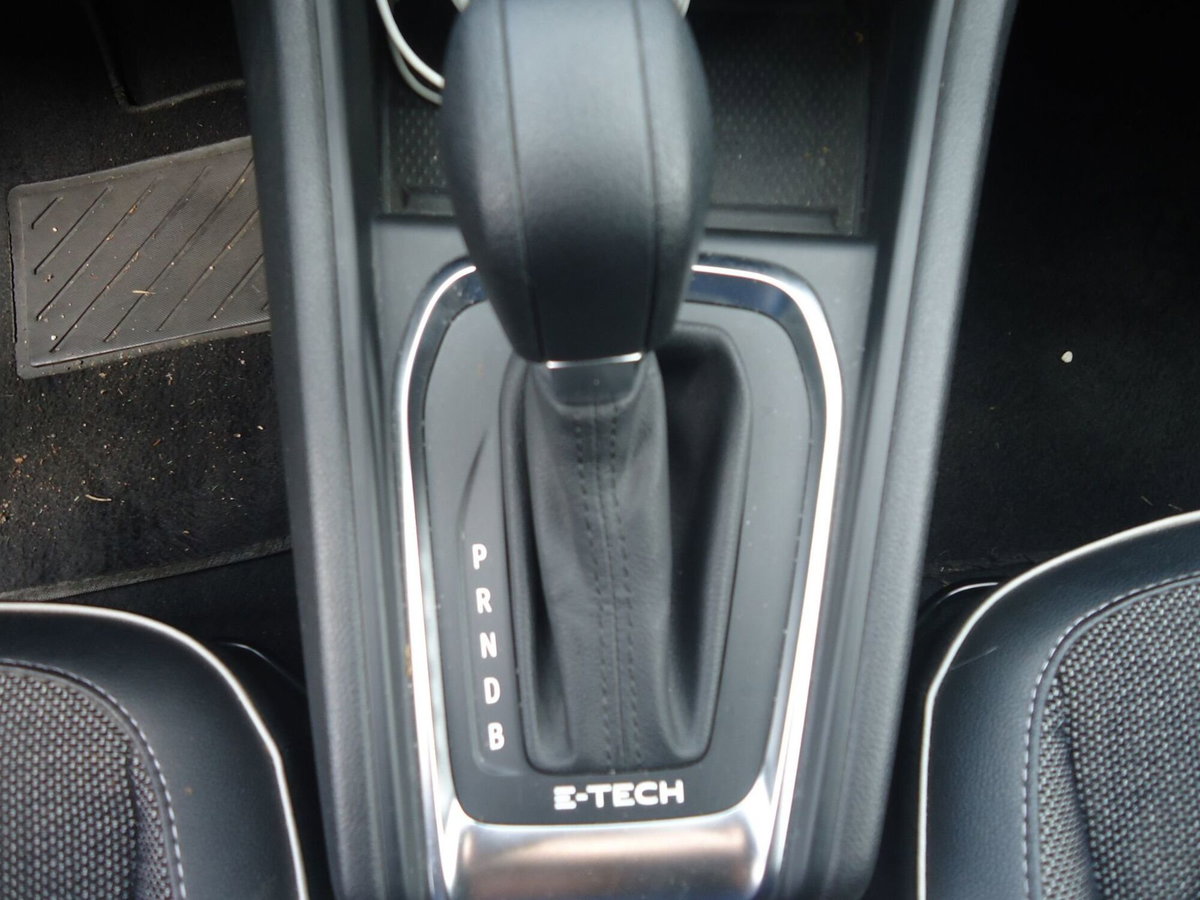 Renault Captur Full Hybrid E-Tech 145 CV Techno (16)