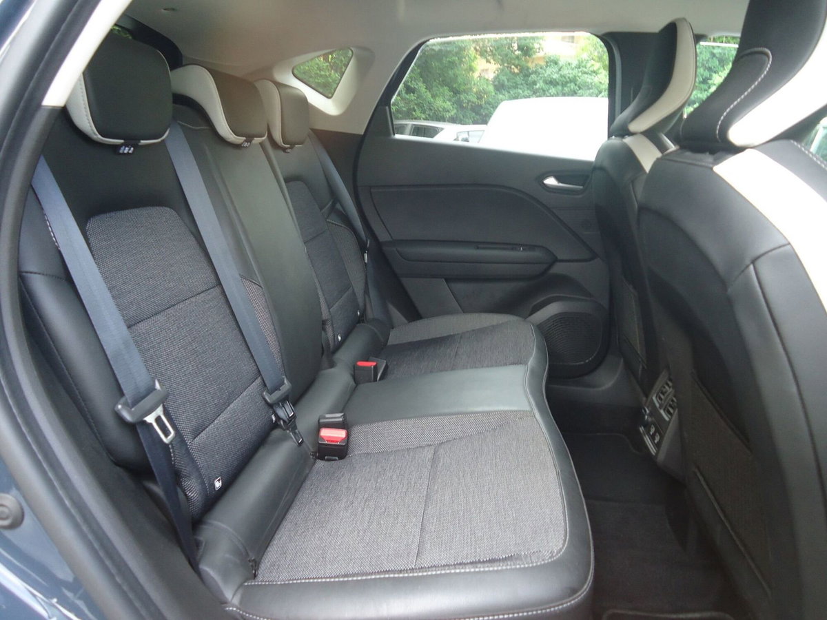 Renault Captur Full Hybrid E-Tech 145 CV Techno (7)