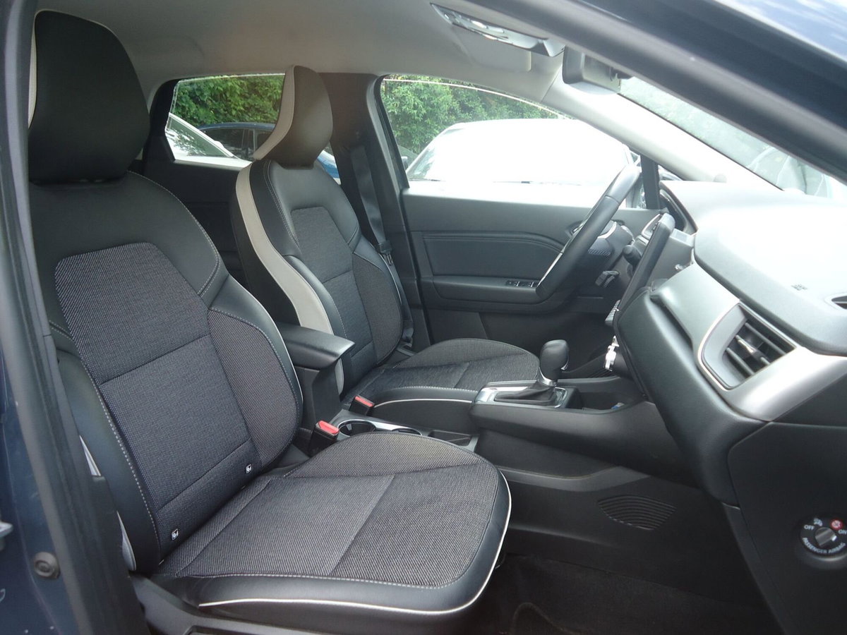Renault Captur Full Hybrid E-Tech 145 CV Techno (8)