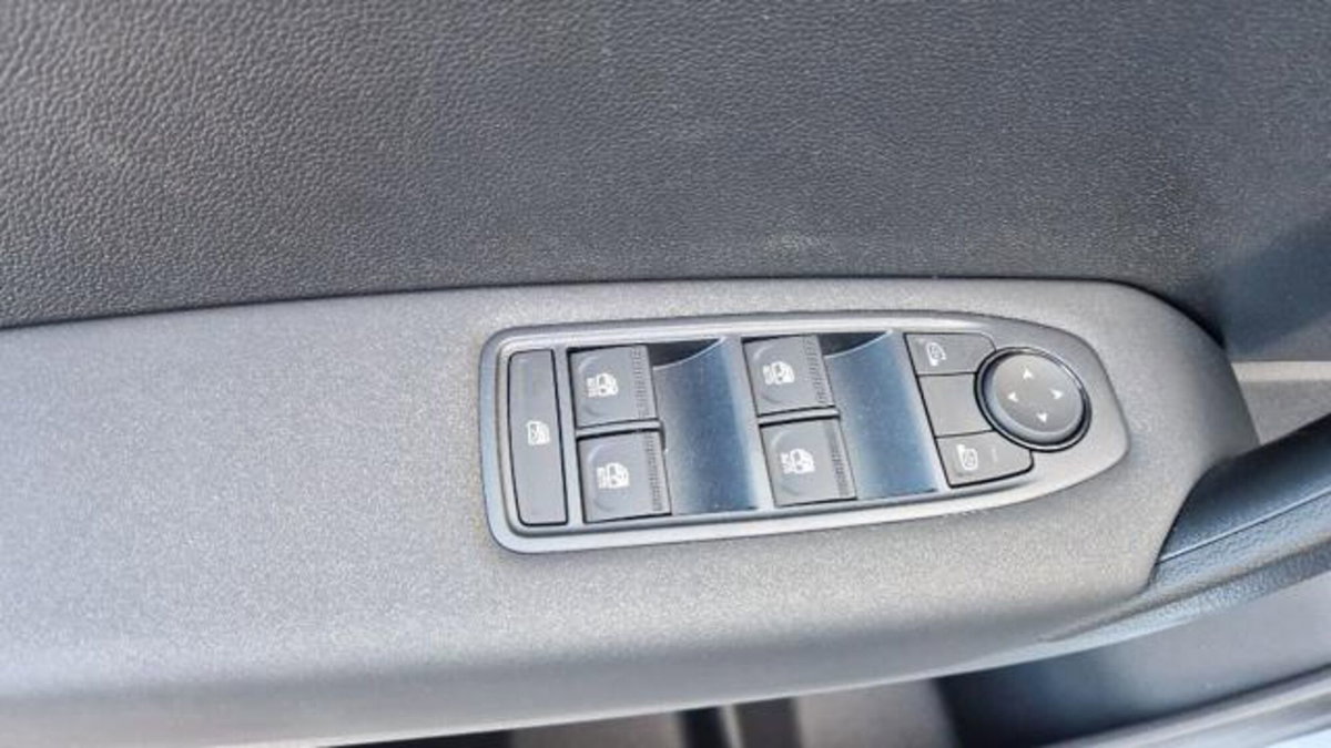 Renault Captur 1.2 eco-g Evolution 120cv (9)