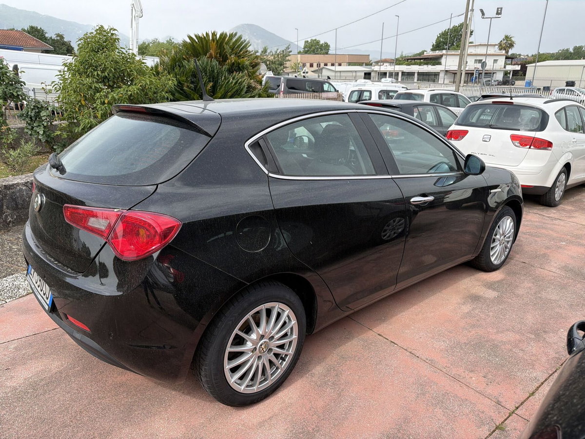Alfa Romeo Giulietta 1.6 JTDm Business E5+ (3)