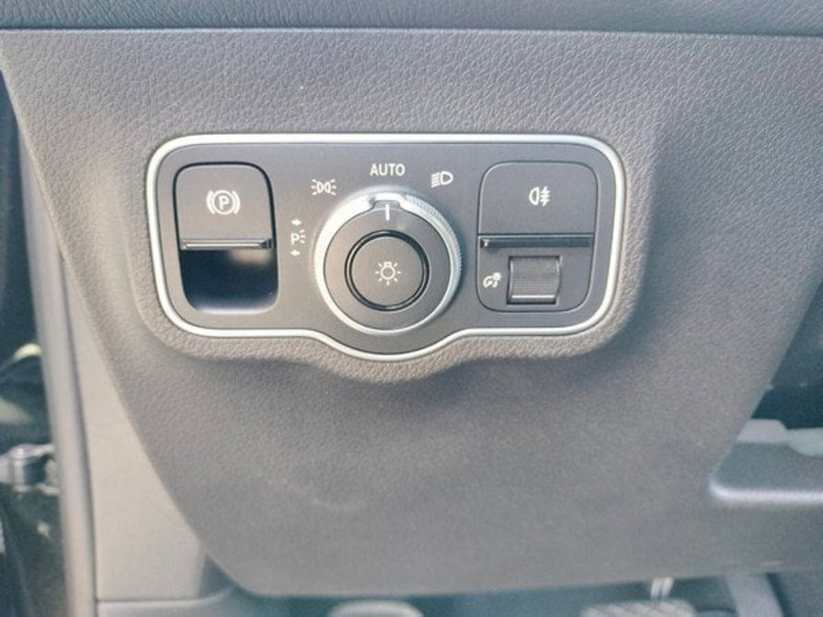 Mercedes-Benz GLB 180 d Automatic Sport (12)