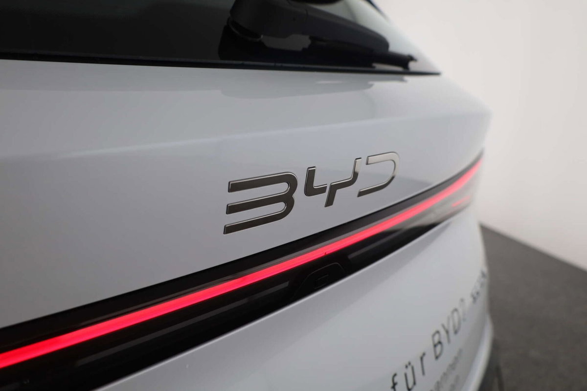 Byd Seal 6 DM-i Station Wagon 1.5 phev Boost (20)