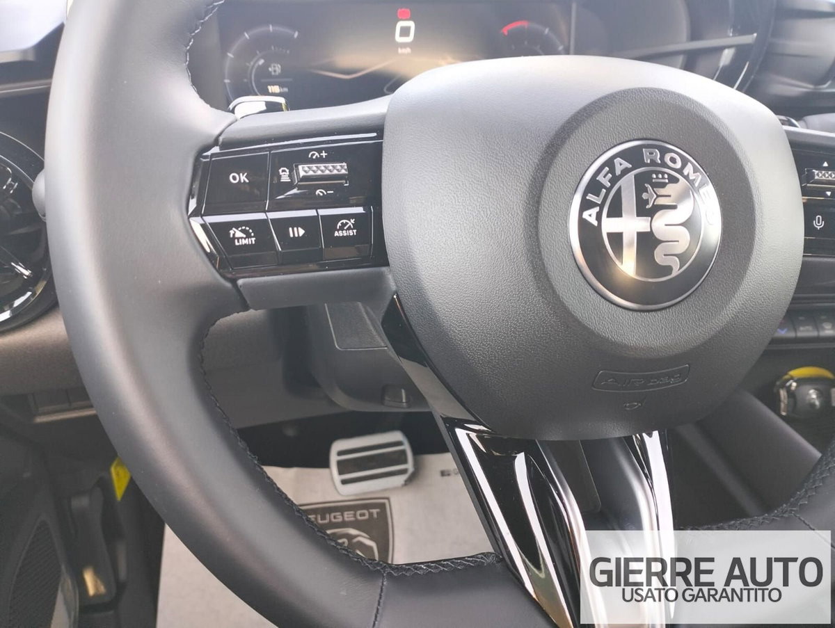 Alfa Romeo Junior 1.2 ibrida Sport Speciale 145cv edct6 (16)