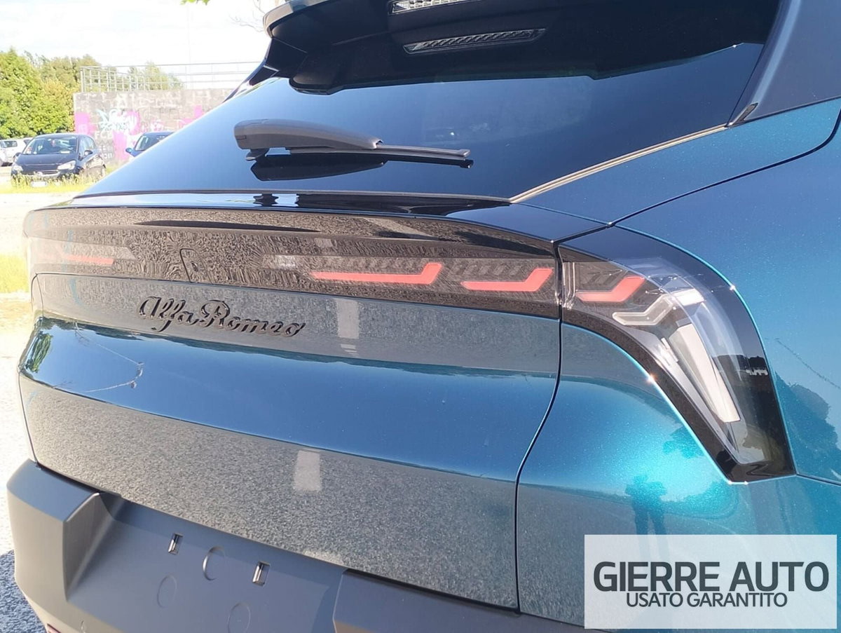 Alfa Romeo Junior 1.2 ibrida Sport Speciale 145cv edct6 (8)