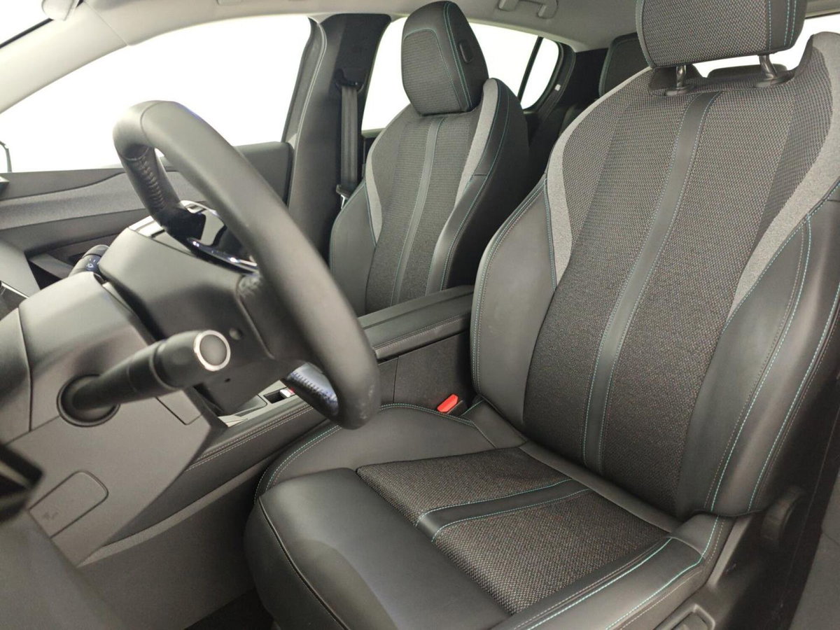 Peugeot 308 PureTech Turbo 130 S&S Allure (13)
