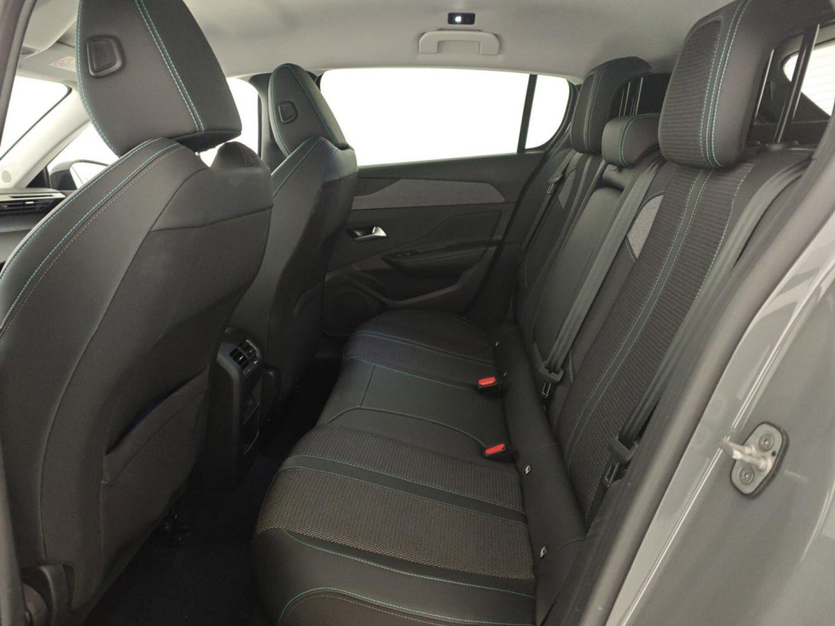 Peugeot 308 PureTech Turbo 130 S&S Allure (14)