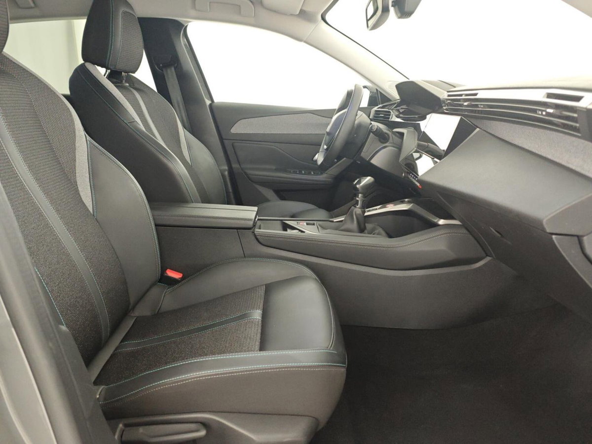 Peugeot 308 PureTech Turbo 130 S&S Allure (15)