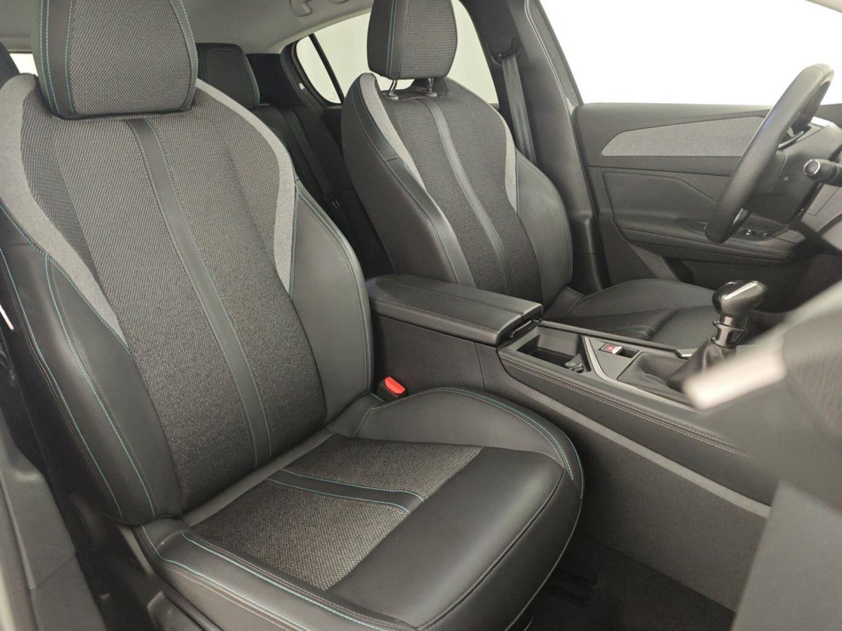 Peugeot 308 PureTech Turbo 130 S&S Allure (16)