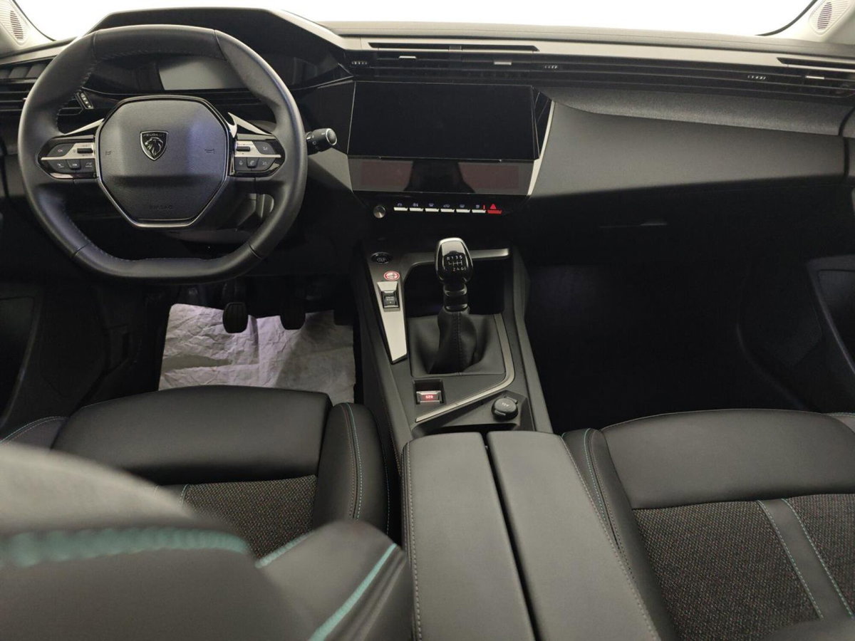 Peugeot 308 PureTech Turbo 130 S&S Allure (19)