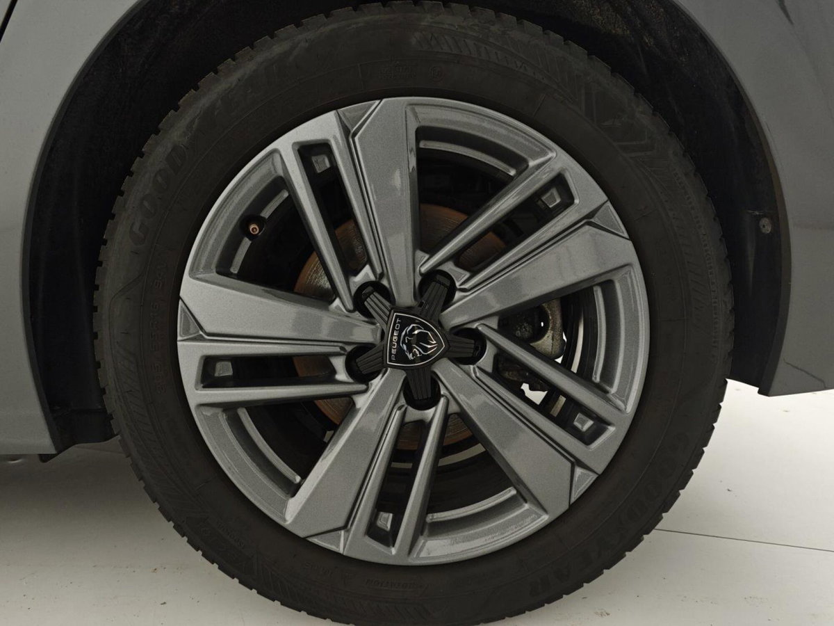 Peugeot 308 PureTech Turbo 130 S&S Allure (9)