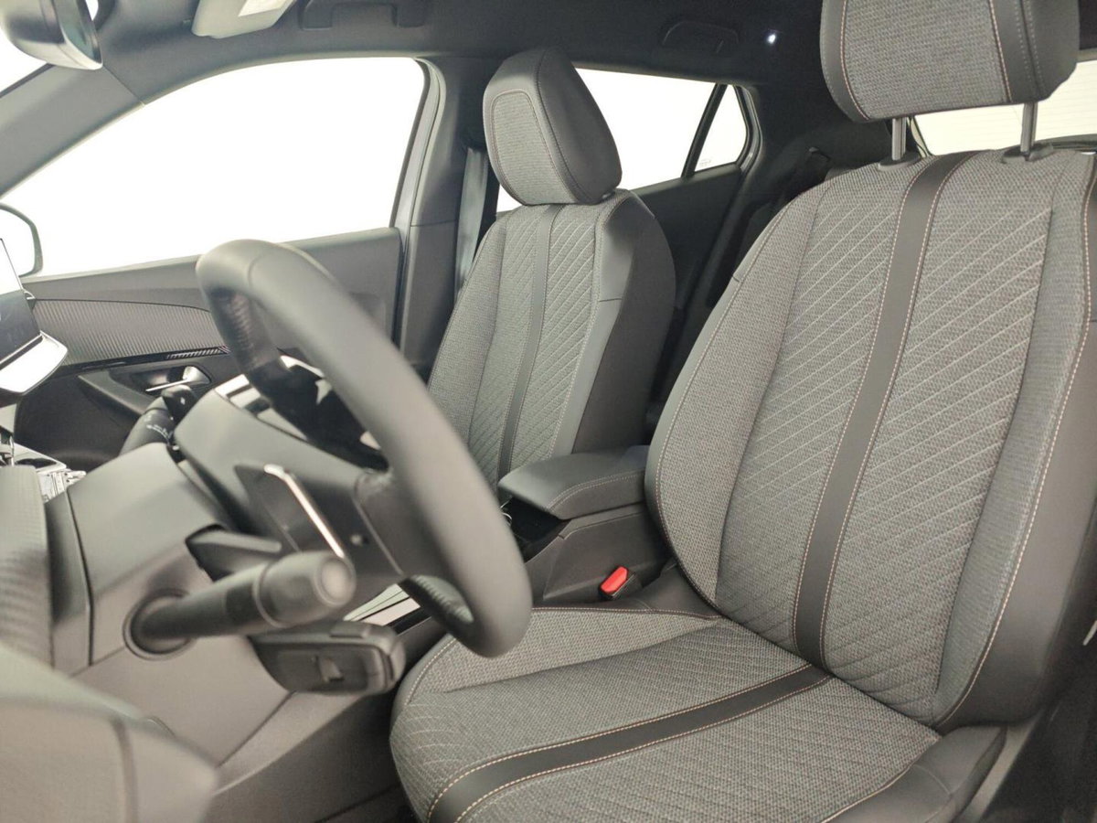 Peugeot 2008 1.2 hybrid Allure 145cv e-dcs6 (11)