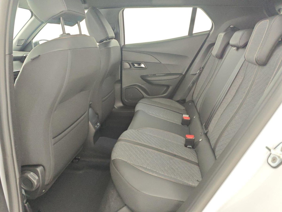 Peugeot 2008 1.2 hybrid Allure 145cv e-dcs6 (12)