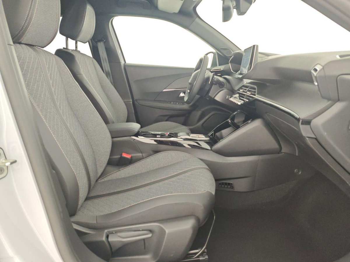 Peugeot 2008 1.2 hybrid Allure 145cv e-dcs6 (13)