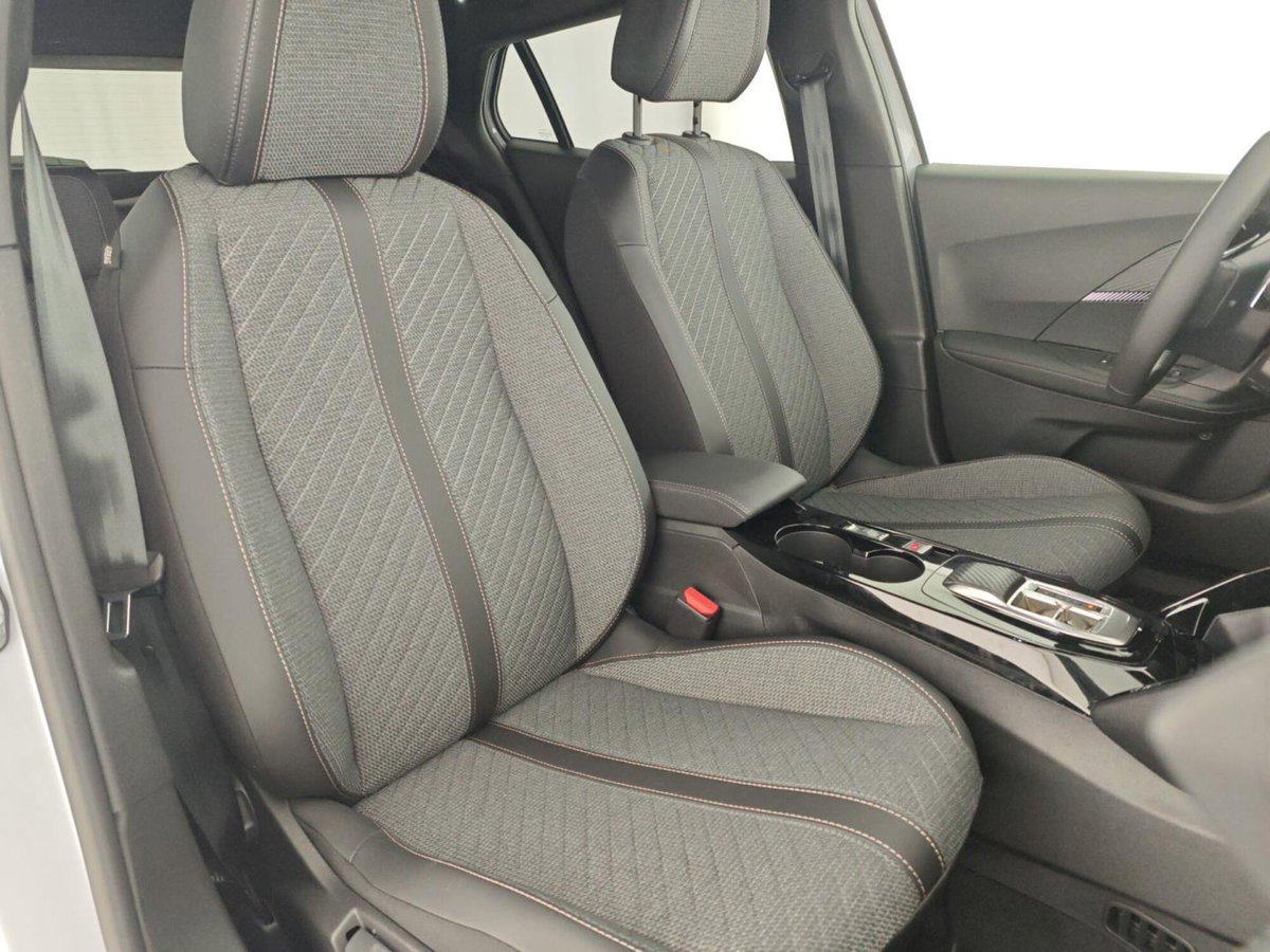Peugeot 2008 1.2 hybrid Allure 145cv e-dcs6 (14)
