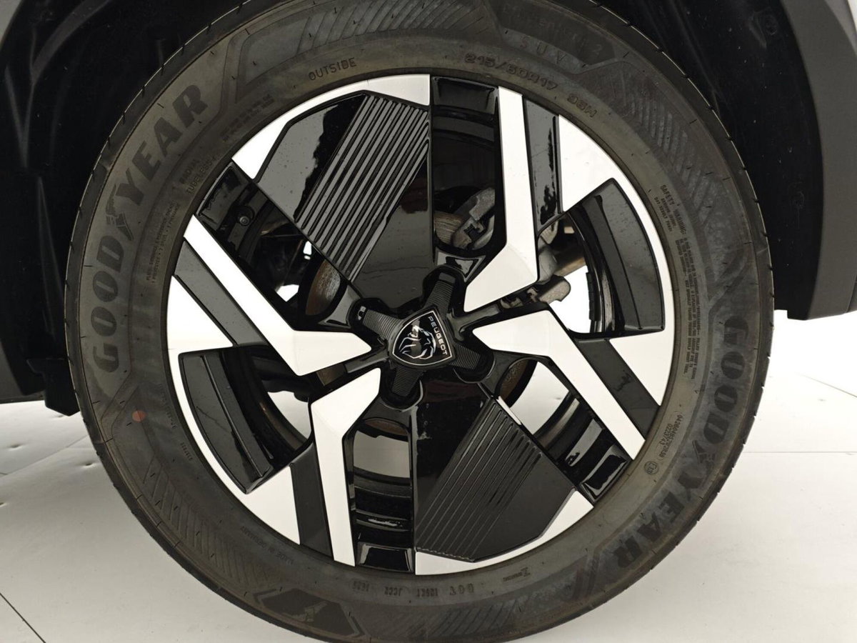 Peugeot 2008 1.2 hybrid Allure 145cv e-dcs6 (8)