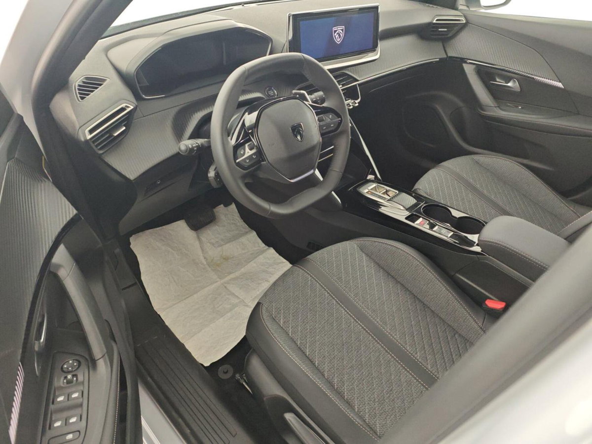 Peugeot 2008 1.2 hybrid Allure 145cv e-dcs6 (9)