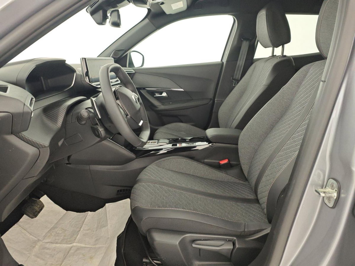 Peugeot 2008 1.2 hybrid Allure 145cv e-dcs6 (11)