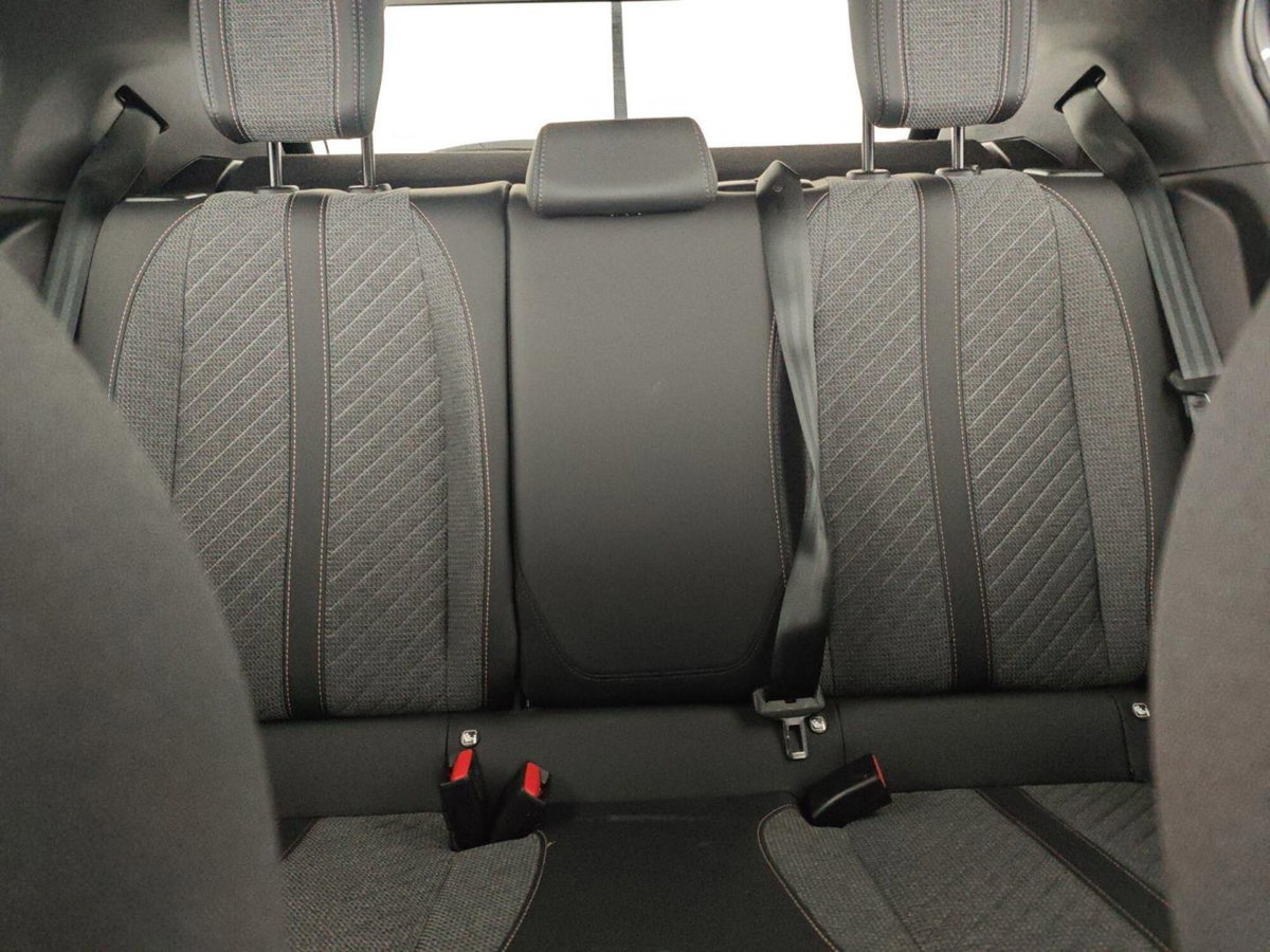 Peugeot 2008 1.2 hybrid Allure 145cv e-dcs6 (17)