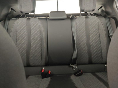 Peugeot 2008 1.2 hybrid Allure 145cv e-dcs6 (17)