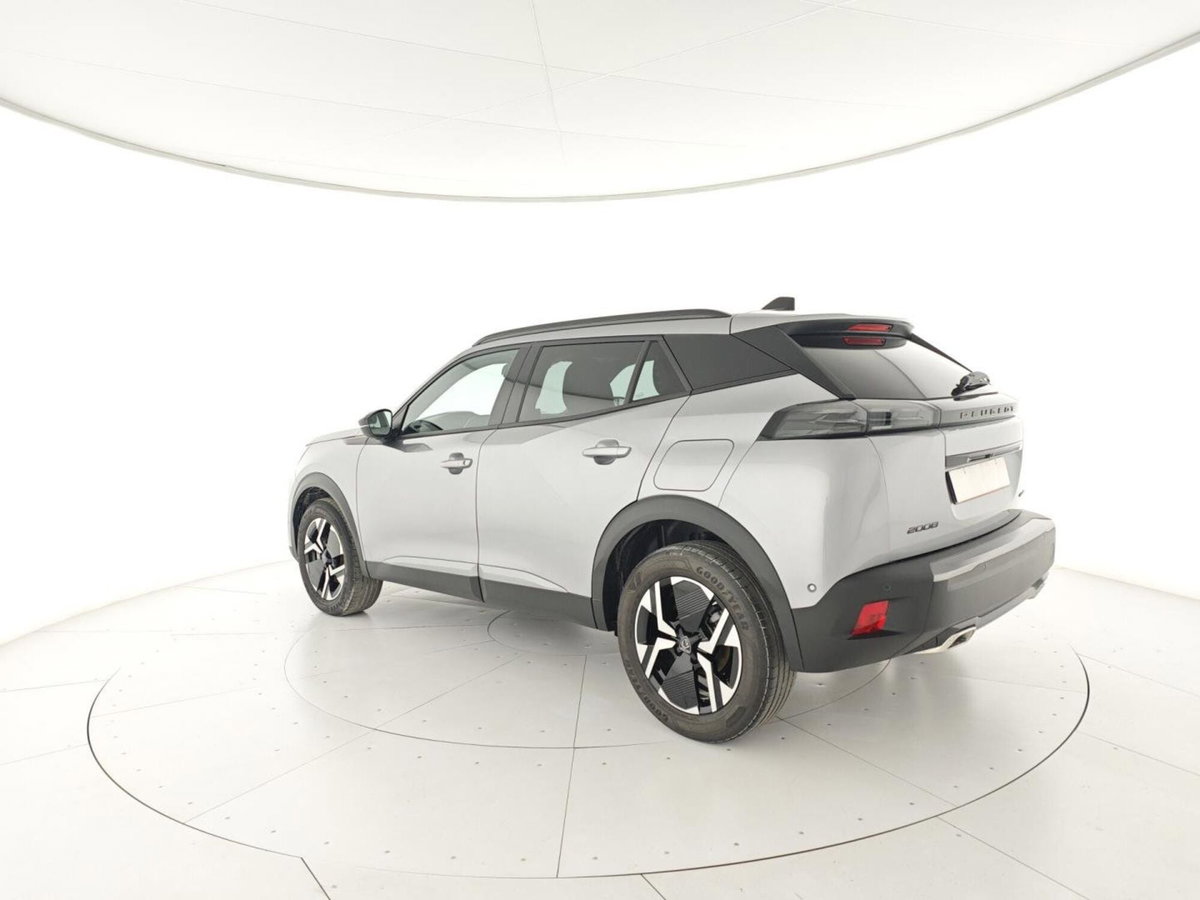 Peugeot 2008 1.2 hybrid Allure 145cv e-dcs6 (3)
