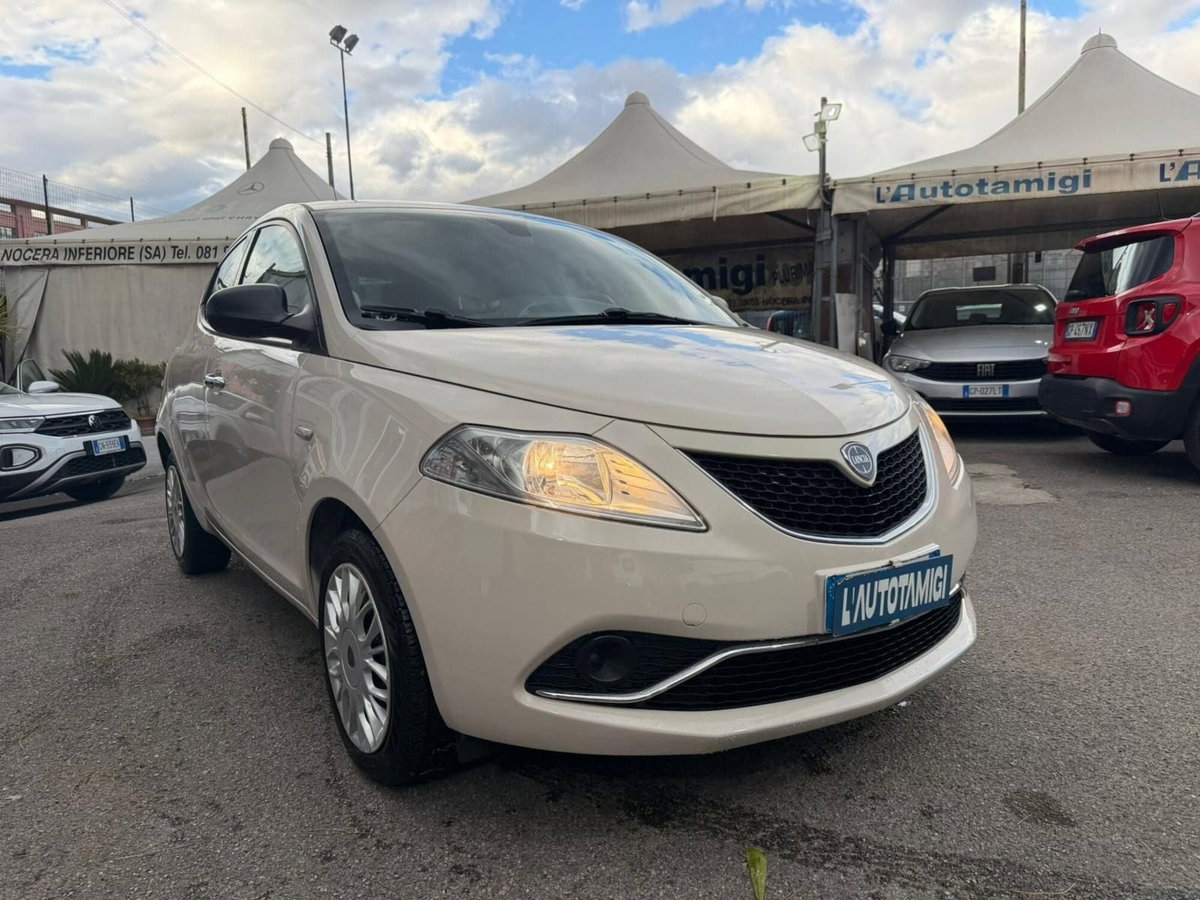 Lancia Ypsilon 1.2 69 CV 5 porte Silver