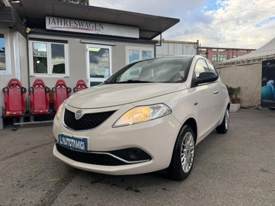 Lancia Ypsilon 1.2 69 CV 5 porte Silver (2)