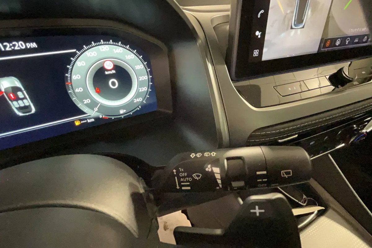 Nissan Qashqai 1.3 mhev N-Connecta 2wd 158cv (13)