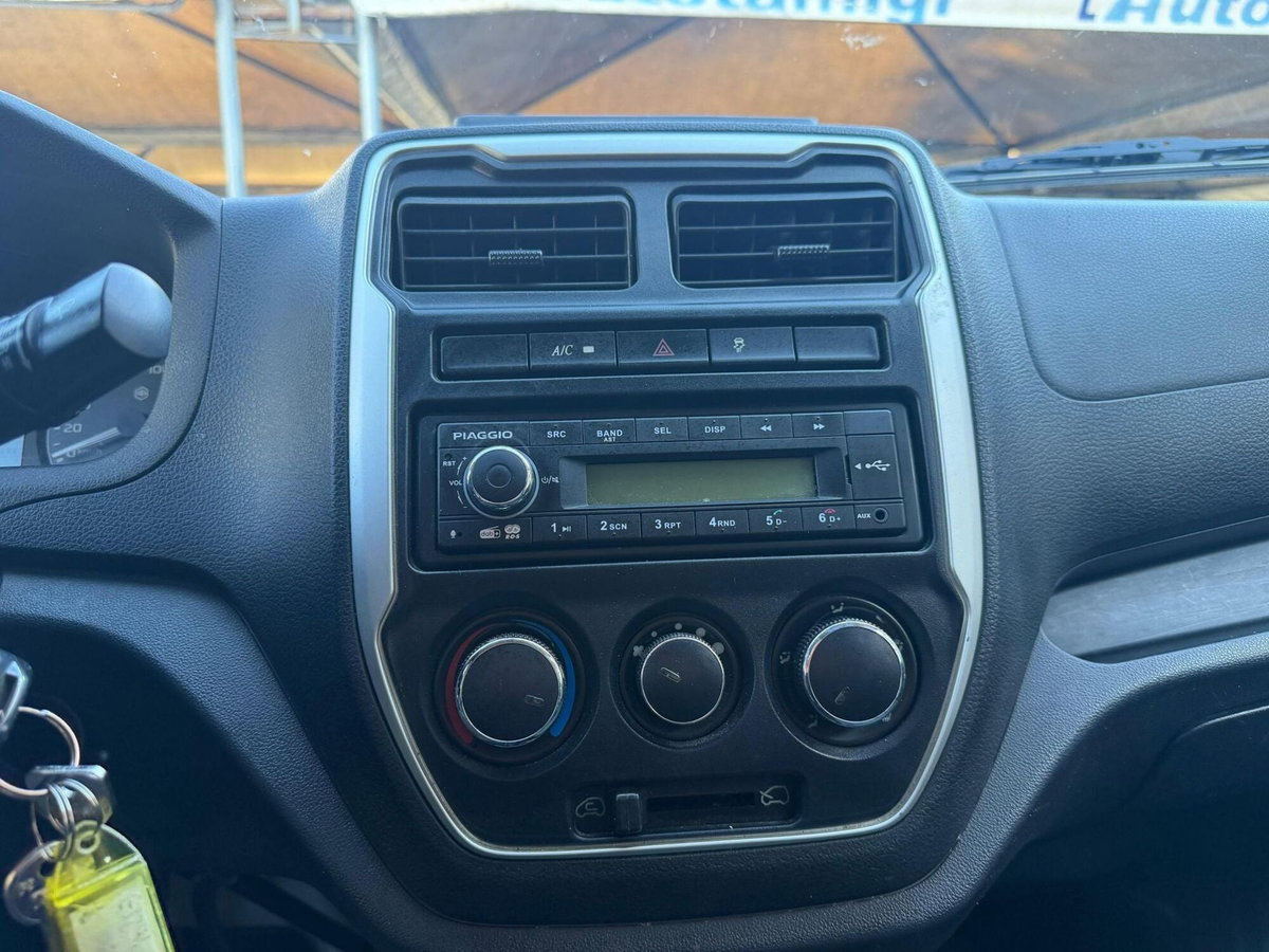 Piaggio Porter NP6 LPG short range 3070L pianale ribaltabile Hd Top (11)