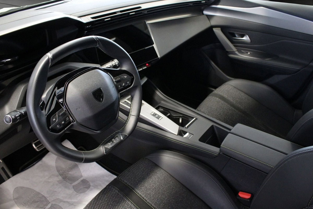 Peugeot 308 SW 1.2 hybrid GT Exclusive 145cv e-dcs 6 (11)