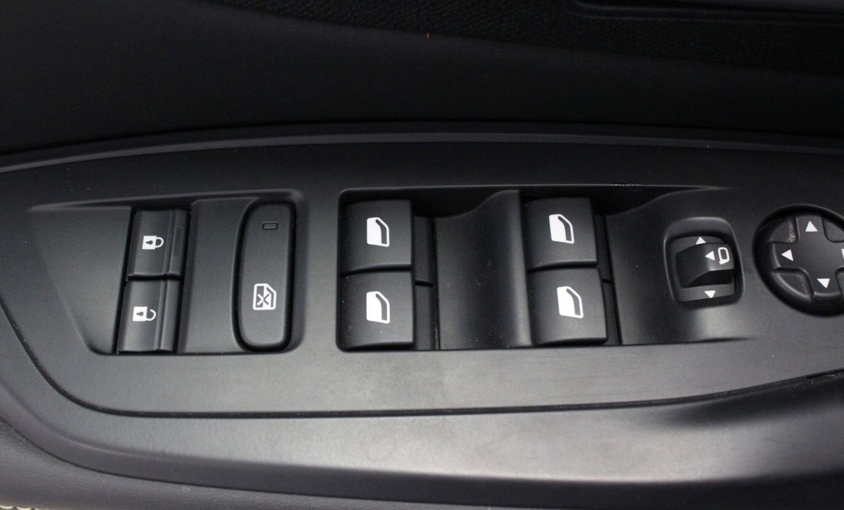 Peugeot 308 SW 1.2 hybrid GT 145cv e-dcs 6 (9)
