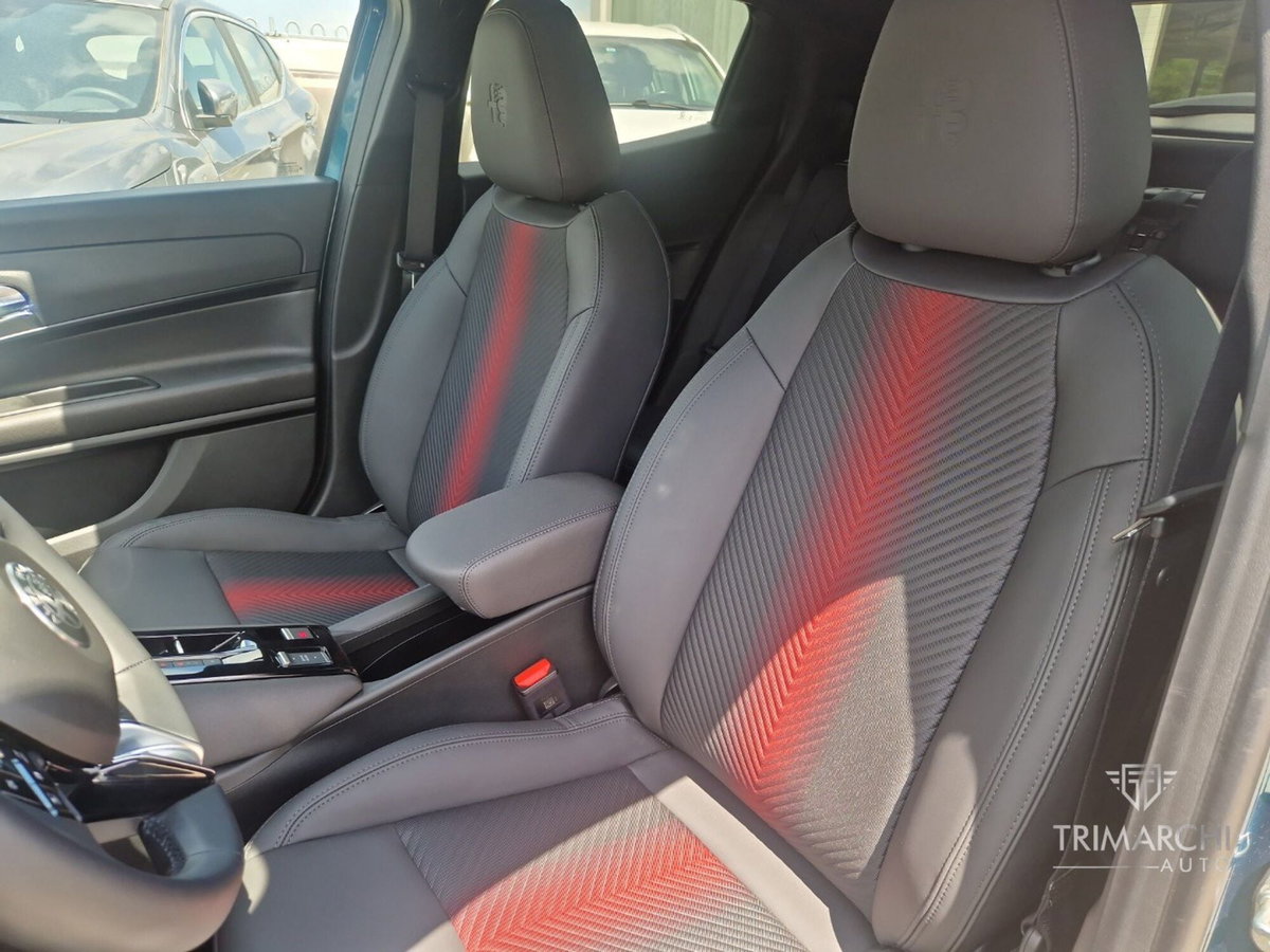 Alfa Romeo Junior 1.2 ibrida Sport Speciale 145cv edct6 (9)