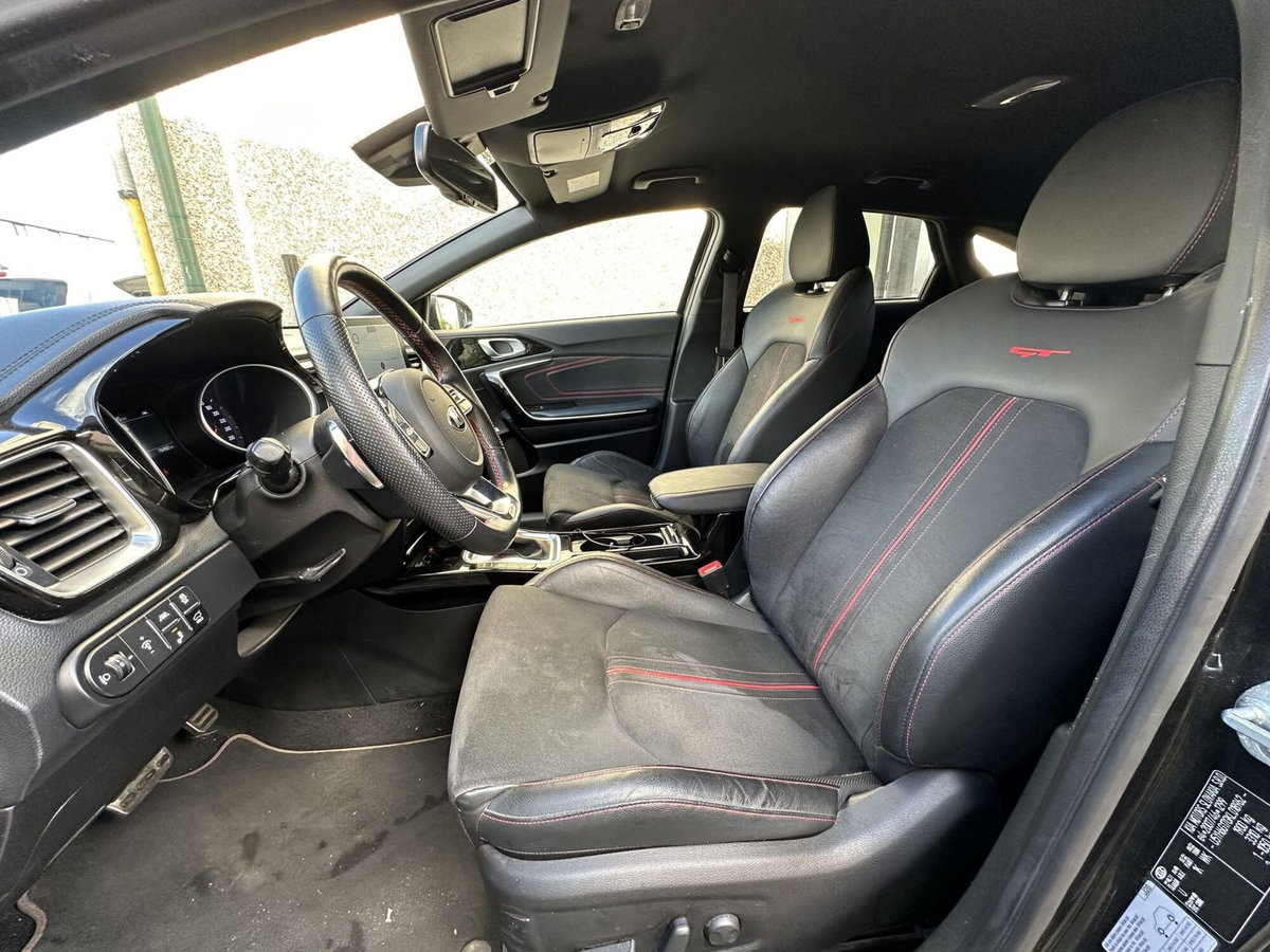 Kia ProCeed 1.6 t-gdi GT 204cv dct (11)
