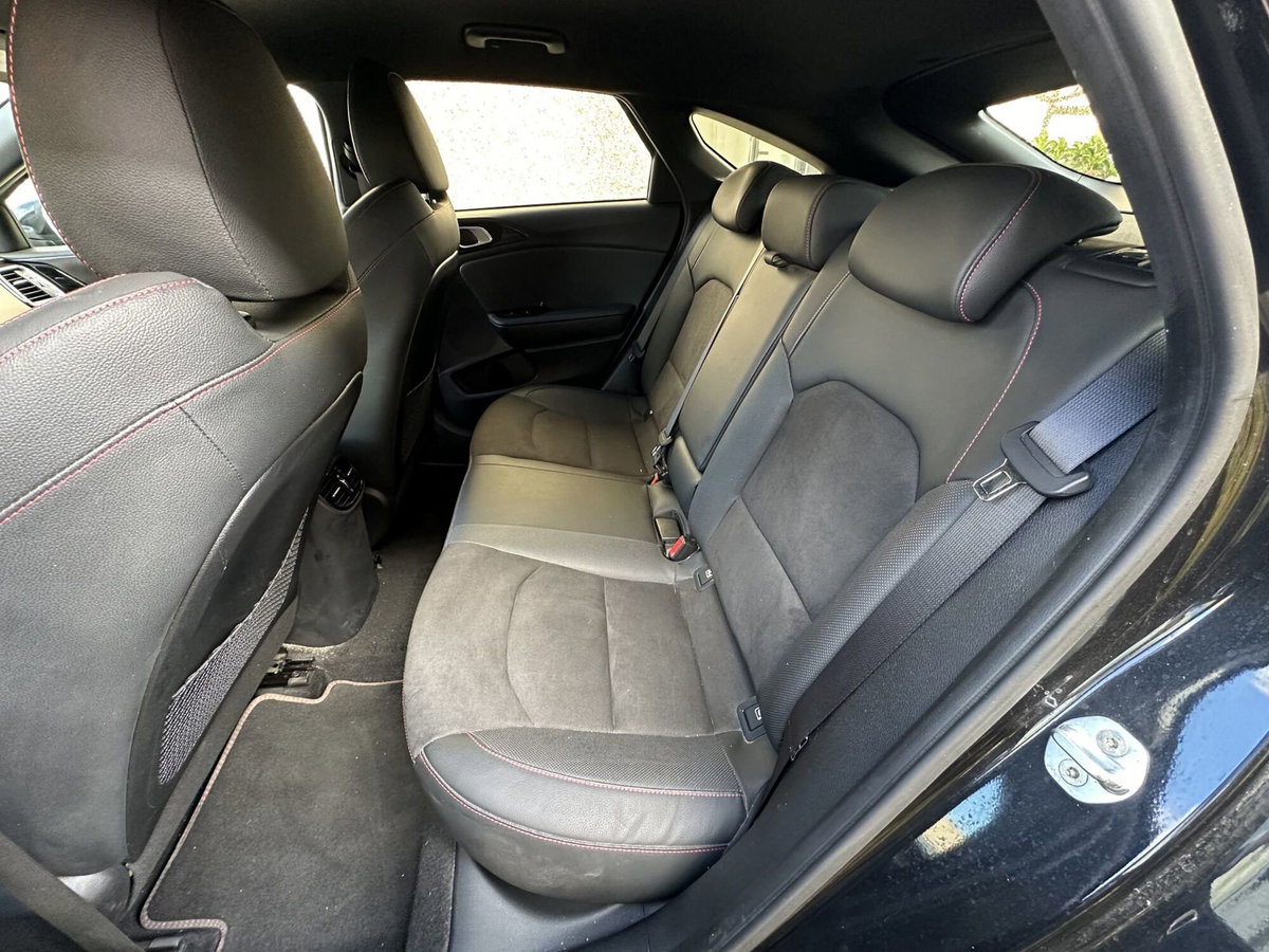 Kia ProCeed 1.6 t-gdi GT 204cv dct (13)