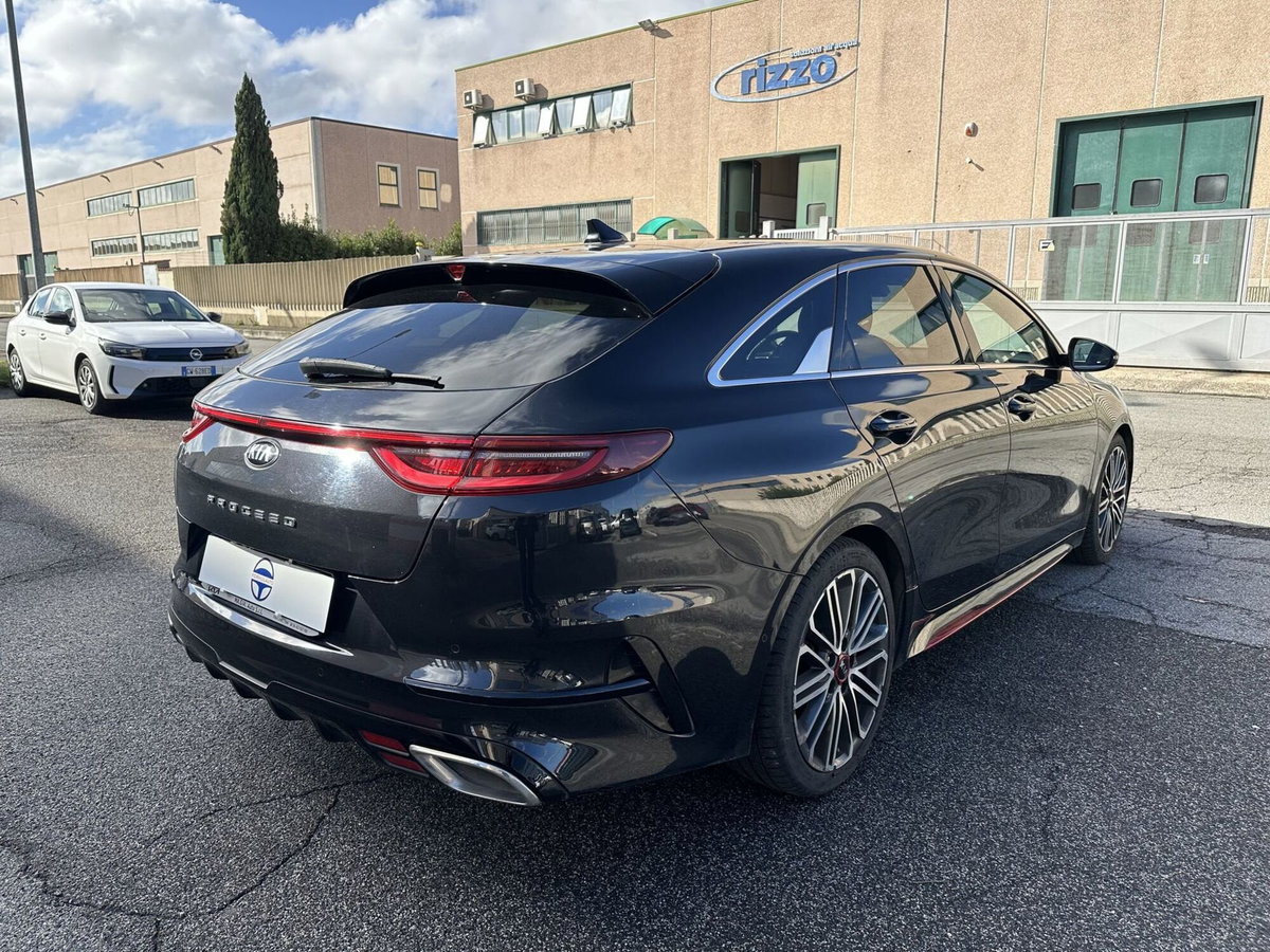 Kia ProCeed 1.6 t-gdi GT 204cv dct (6)