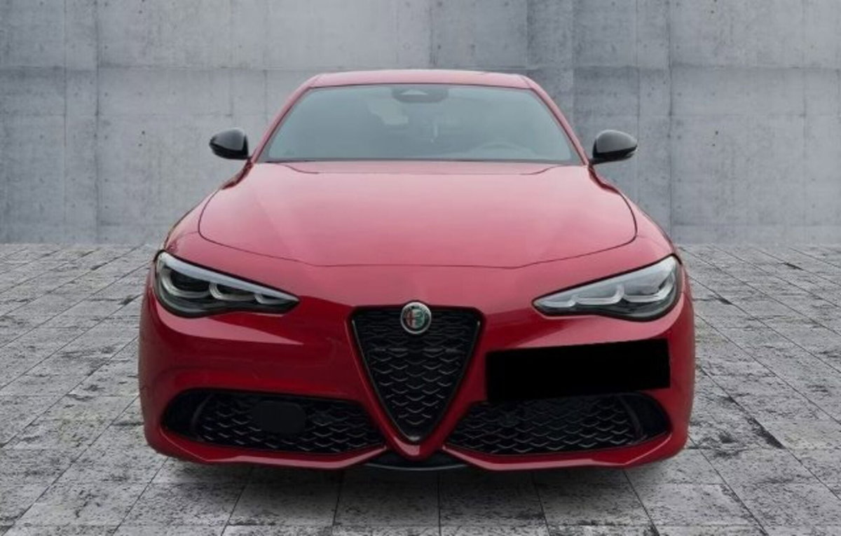 Alfa Romeo Giulia 2.0 Turbo 280 CV AT8 AWD Q4 Veloce (2)