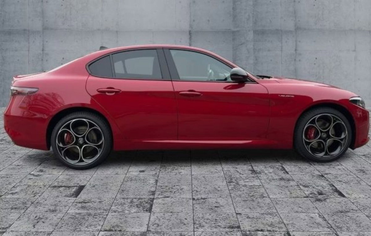 Alfa Romeo Giulia 2.0 Turbo 280 CV AT8 AWD Q4 Veloce (3)